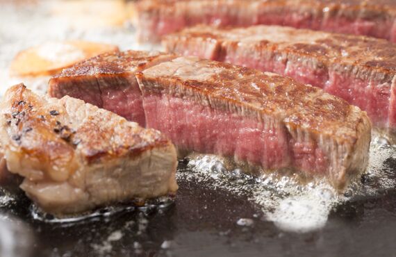 東京都北区に店舗を構えるステーキ専門店を営業 | 美味しいお肉が赤羽で食べられるレストラン・Cityバーグ